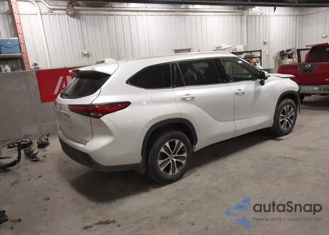 2022 Toyota Highlander Xle из США, поврежденный, VIN 5TDHZRBH5NS164123